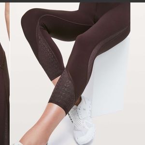 Lululemon Strength and Sweat Crop size 6 - Coral